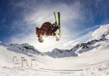【B体育】亚冠联赛泰山队客场告捷，克雷桑传射费莱尼建功2-0击败仁川联
